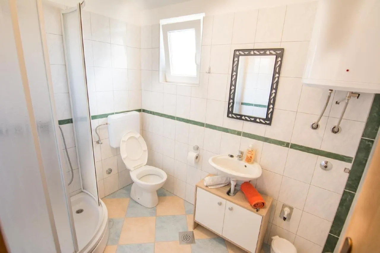 Lejlighed Apartman Marica With Swimmingpool Kakma